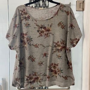 Grey Floral Top Size 4x